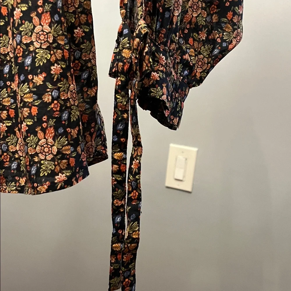 Doen Floral Button Down Shirt - Black and Pink - Picture 4 of 10